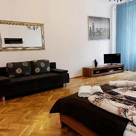 P&j Tourist Hotel Krakov
