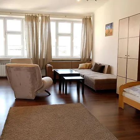 P&j Tourist Hotel