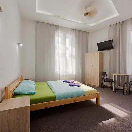 Hotel 70s 2*