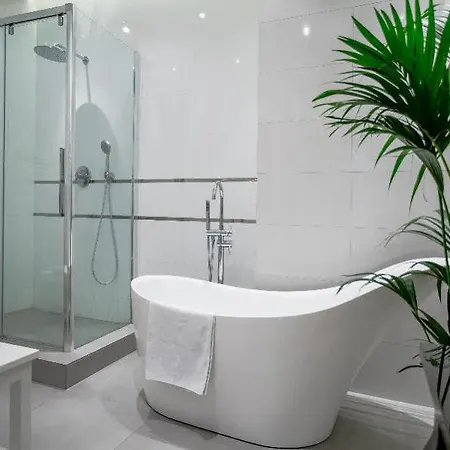 Hotel Apartwawel 5*