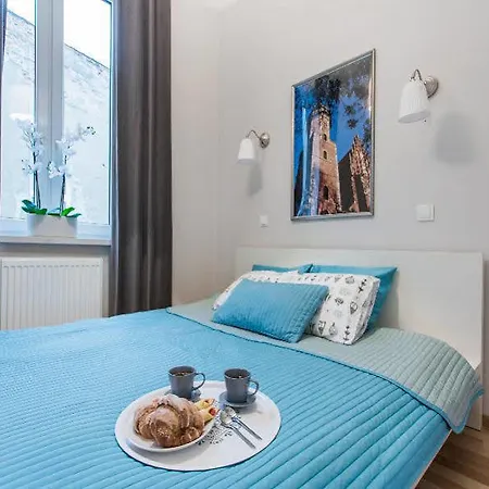 Hotel Apartwawel 5*
