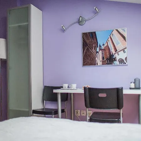Hotel Apartwawel 5*