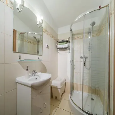 Hotel Apartwawel 5*
