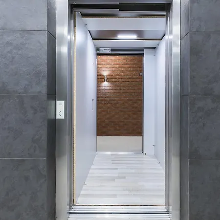 Udanypobyt Apartament Zamoyskiego 73 *