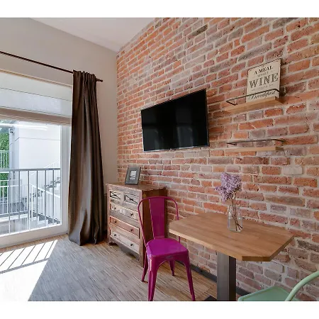 Well Well Hotel apartamentowy 3*