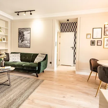 Apartment A11 & Spa Dermique Krakow