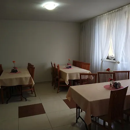 Arka Bed & Breakfast 2*