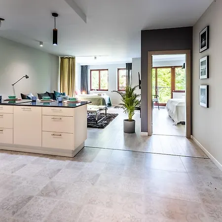 A11 & Spa Dermique Apartment *