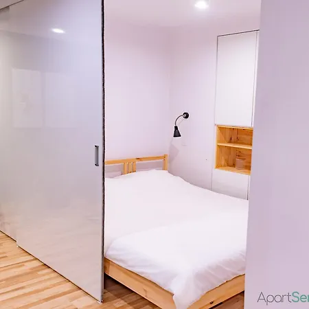 No. 2a By Apart Service Apartment Krakow