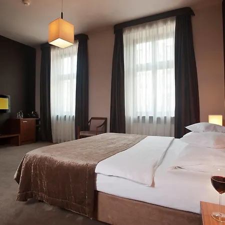 Hotel Unicus Old Town - Destigo 4*