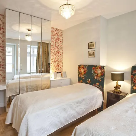 Aparthotel Crystal Chez Helena