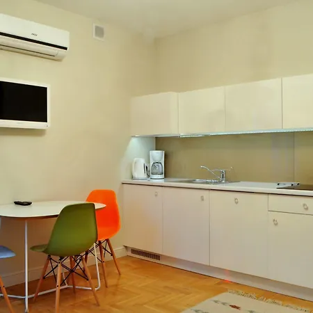 Aparthotel Crystal Chez Helena 3*