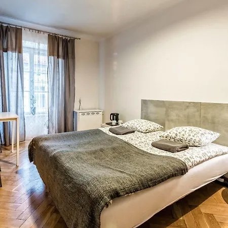 Flamingo Premium Hostel