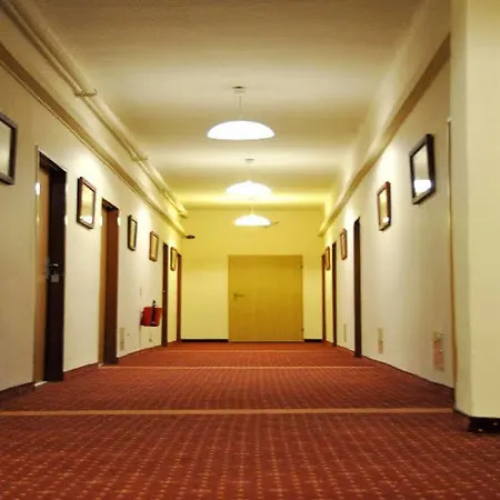 Aparthotel Maly 2*