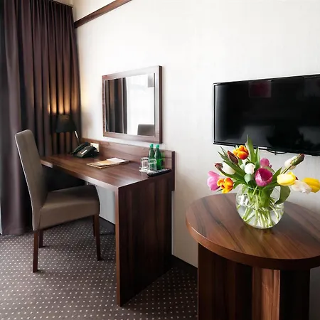 Golden Tulip Center Hotel 4*