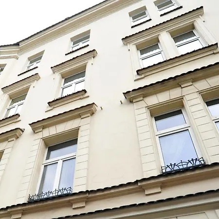 Kosmopolita Aparthotel 3*