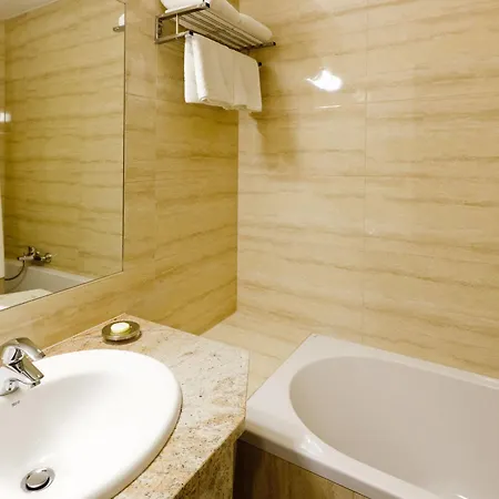 Columbus Hotel 3*