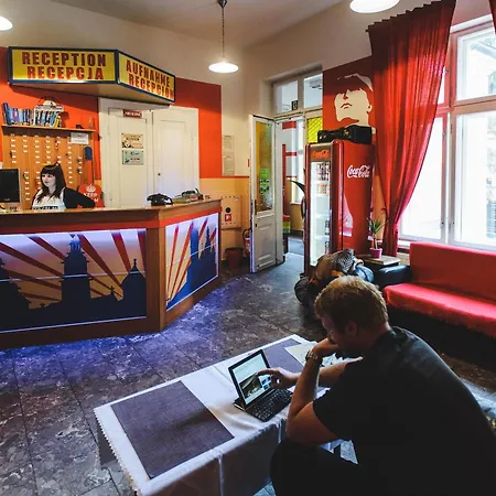 Hostel Good Bye Lenin Pub & Garden