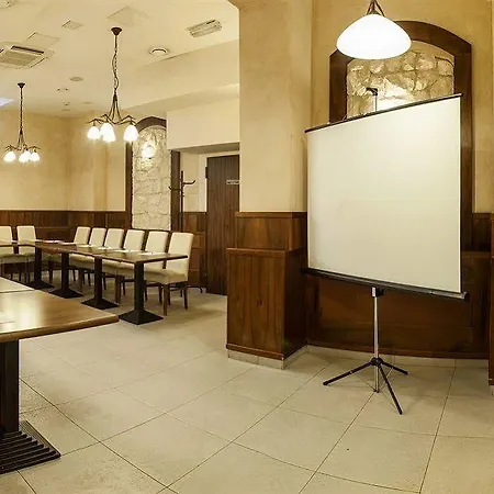 Downtown Otel 3*
