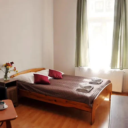 Station Aparthotel 2*