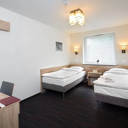 Hotell Automobil 3*