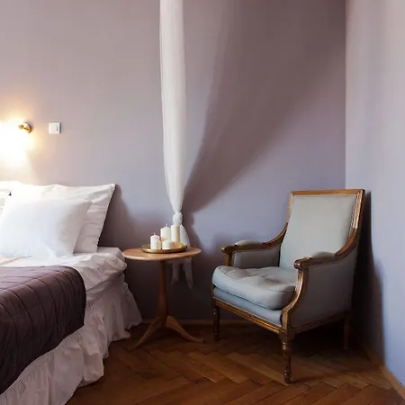 Angel House Bed & Breakfast 2*