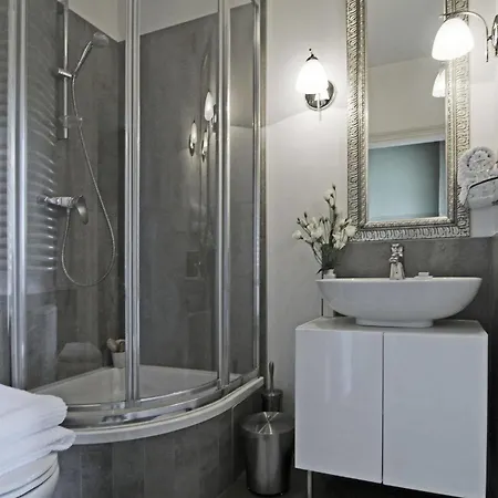 Bed & Breakfast Angel House 2*