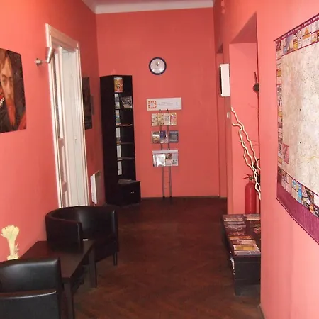 Hostel Old Walls *
