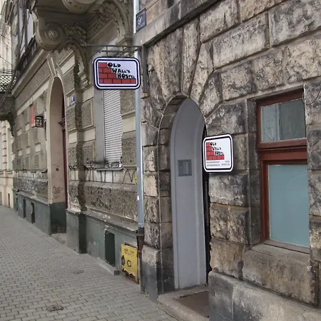 Hostel Old Walls