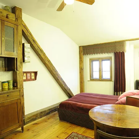 Deco Hostel