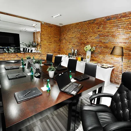 Queen Boutique Hotell 4*