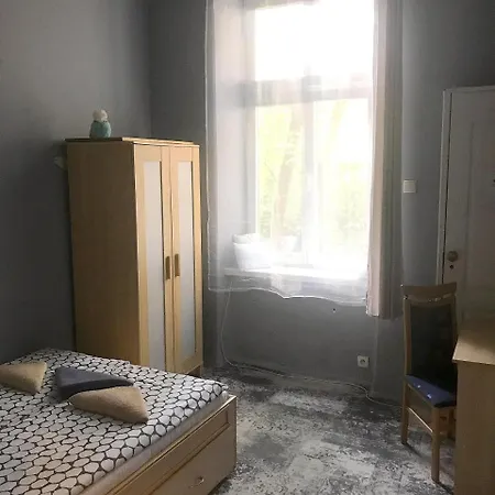 Apartment Pijarska 3 *