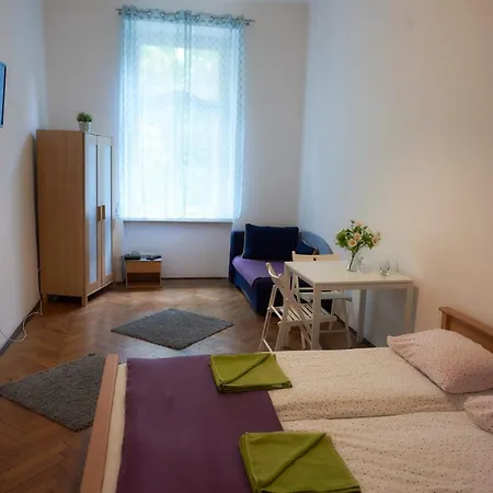 Apartment Pijarska 3 *