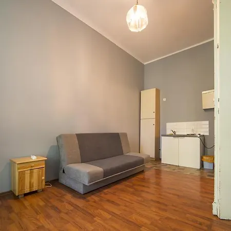 Pijarska 3 *