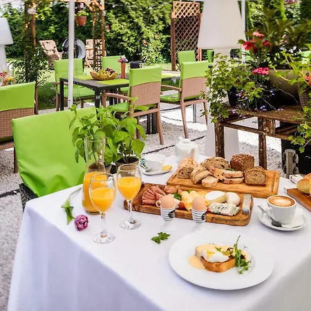 Art & Garden 3* Krakov