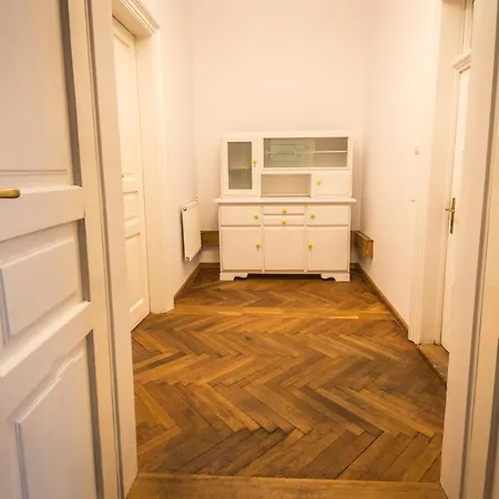 Retro Aparthotel *