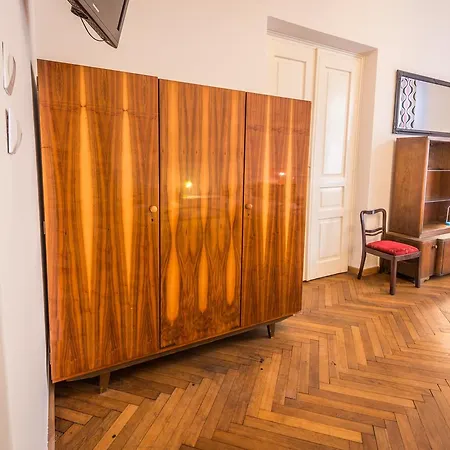 Retro Aparthotel *