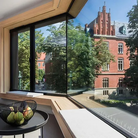 Academia Apartment *