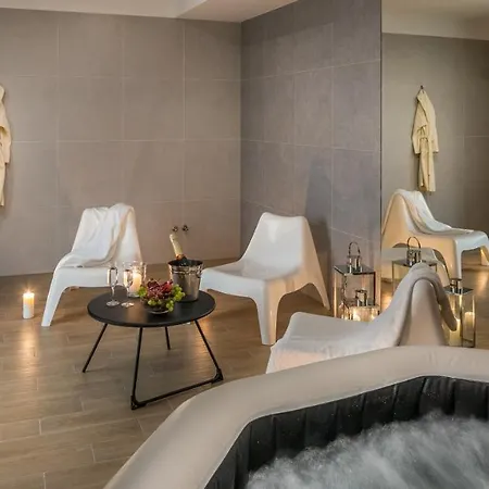 Jacuzzi Party & Event Space Up To 40