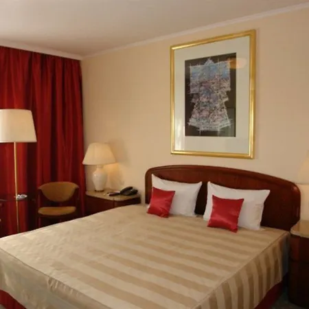 Crown Piast & 5*