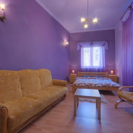 70s Hostel
