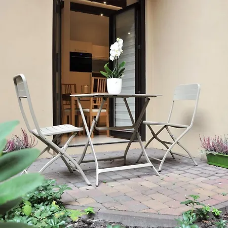 Happyguests Apartment *