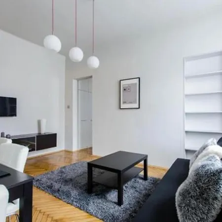 Apartment Penguin 1213 On Bosacka Street