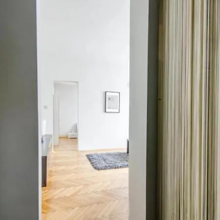Apartment Penguin 1213 On Bosacka Street Krakow