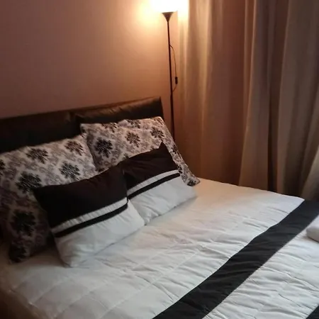 Words & Swords Homestay *