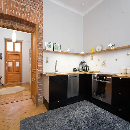 Around Market Square Apartment *