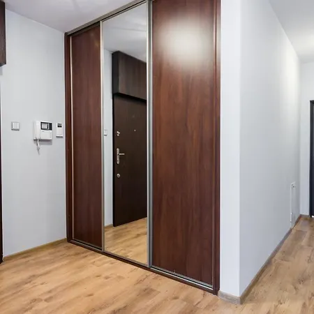 Nad Wisla Z Basenem Apartment