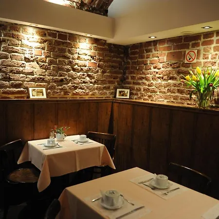 Bed & Breakfast Dom Casimi 3*