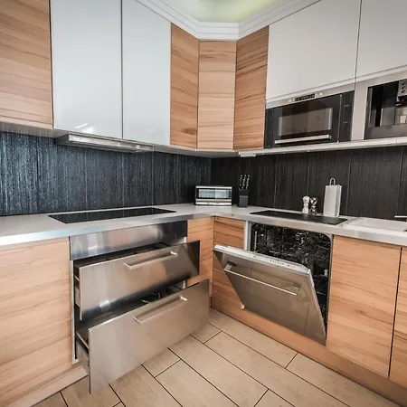 Tarasy Verona Apartment *