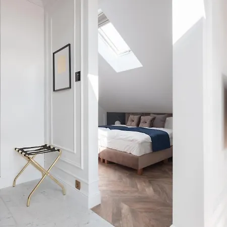 Palace Apartment *